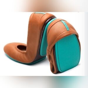 Teiks By Gravielli NWOT Foldable Ballet Flats Size 6 In Chesnut Color.